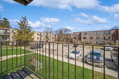 404 Inland Drive #2B, Wheeling, IL 60090 - Photo 2