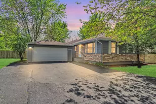 117 Arthur Ave, South Elgin, IL 60177 - Photo 1