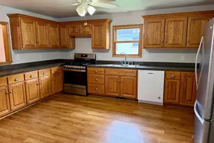 703 Chapel St, Ottawa, IL 61350 - Photo 8