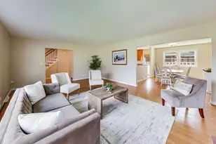 2505 E Mayfair Rd, Arlington Heights, IL 60004 - Photo 4
