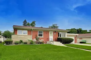7338 Beckwith Rd, Morton Grove, IL 60053 - Photo 2