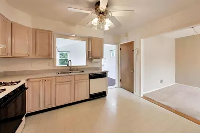 7338 Beckwith Road, Morton Grove, IL 60053 - Photo 12