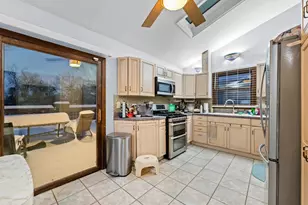 8058 Circle Dr, Palos Hills, IL 60465 - Photo 8