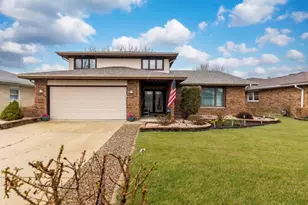 8058 Circle Dr, Palos Hills, IL 60465 - Photo 1