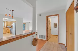 11030 S Theresa Circle, Palos Hills, IL 60465 - Photo 2
