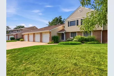 938 Hidden Lake Drive #938, Buffalo Grove, IL 60089 - Photo 2