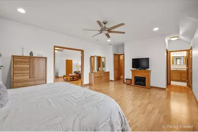 24 W Devon Avenue, Roselle, IL 60172 - Photo 12