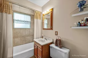 24 W Devon Ave, Roselle, IL 60172 - Photo 20