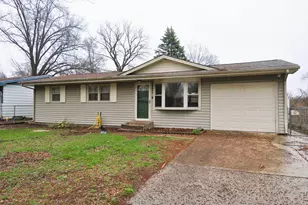 2618 Forsythia Dr, Rockford, IL 61102 - Photo 1