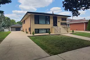 9028 Meade Ave, Oak Lawn, IL 60453 - Photo 2