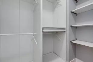 1355 N Sandburg Terrace, Chicago, IL 60610 - Photo 14