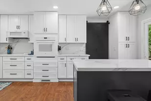 3 Whitehall Ct, Buffalo Grove, IL 60089 - Photo 2