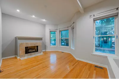 1017 W Dakin Avenue #1, Chicago, IL 60613 - Photo 2
