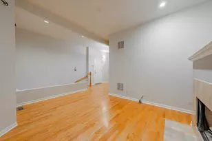 1017 W Dakin Ave, Chicago, IL 60613 - Photo 4