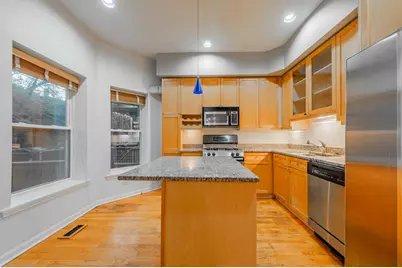 1017 W Dakin Avenue #1, Chicago, IL 60613 - Photo 8
