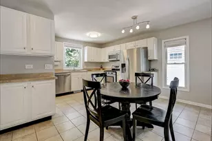 1025 N Main St, Naperville, IL 60563 - Photo 4