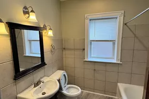 7634 S Phillips Ave, Chicago, IL 60649 - Photo 10