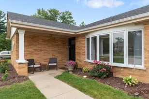 12607 S Meade Ave, Palos Heights, IL 60463 - Photo 2