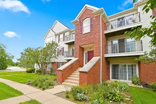 700 Mill Cir, Wheeling, IL 60090 - Photo 2