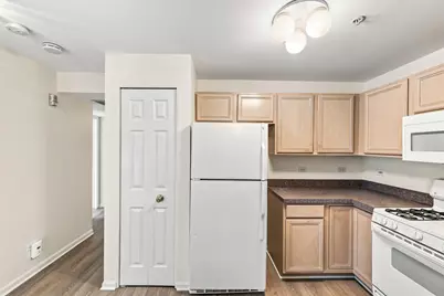 700 Mill Circle #203, Wheeling, IL 60090 - Photo 12