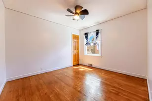 9543 S Mozart St, Evergreen Park, IL 60805 - Photo 8