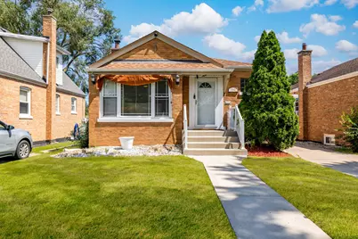 9543 S Mozart Street, Evergreen Park, IL 60805 - Photo 1