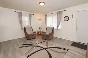 912 Harriet Ave, Aurora, IL 60505 - Photo 8
