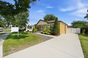 11201 Mandel Ave, Westchester, IL 60154 - Photo 2