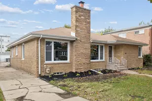 9716 S Prairie Ave, Chicago, IL 60628 - Photo 22