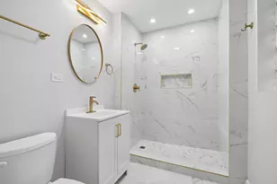 9716 S Prairie Ave, Chicago, IL 60628 - Photo 16