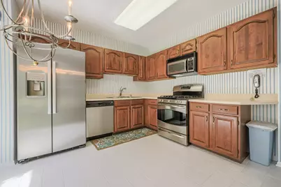 407 Town Place Circle #407, Buffalo Grove, IL 60089 - Photo 8
