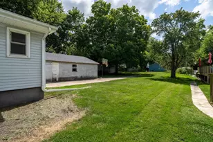 306 W Main St, Stanford, IL 61774 - Photo 30