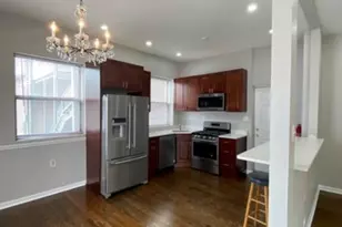 1555 W Rosemont Ave, Chicago, IL 60660 - Photo 2