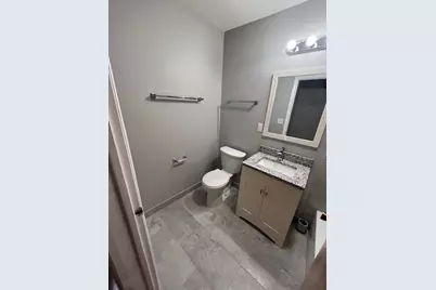 926 W Belle Plaine Avenue #1W, Chicago, IL 60613 - Photo 12