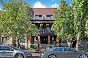 926 W Belle Plaine Ave, Chicago, IL 60613 - Photo 1