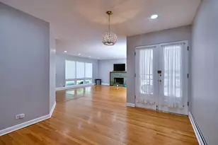 4915 Jerome Ave, Skokie, IL 60077 - Photo 10