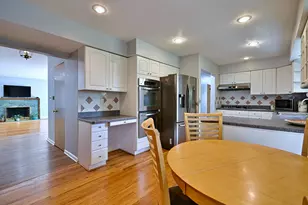 4915 Jerome Ave, Skokie, IL 60077 - Photo 16