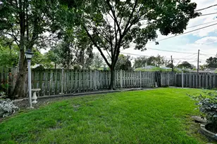 4915 Jerome Ave, Skokie, IL 60077 - Photo 38