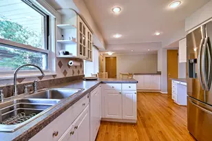 4915 Jerome Ave, Skokie, IL 60077 - Photo 12