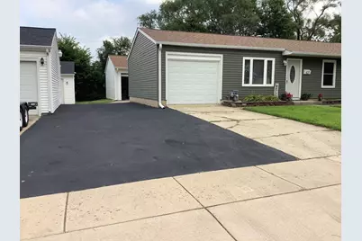 427 Kenyon Avenue, Romeoville, IL 60446 - Photo 2
