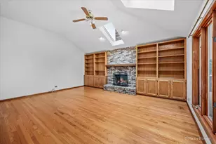 251 N Cambridge Dr, Geneva, IL 60134 - Photo 16
