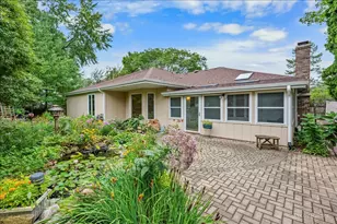 251 N Cambridge Dr, Geneva, IL 60134 - Photo 40