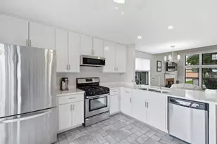 2821 Ashton Ct, Westchester, IL 60154 - Photo 12