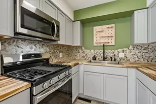 1012 S 7th St, Dekalb, IL 60115 - Photo 6
