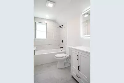 2250 N Kostner Avenue, Chicago, IL 60639 - Photo 18