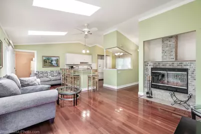 886 Quincy Court, Island Lake, IL 60042 - Photo 10