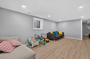 4940 N Whipple St, Chicago, IL 60625 - Photo 18