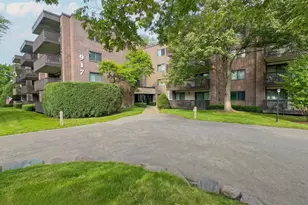 917 Vose Dr, Gurnee, IL 60031 - Photo 1
