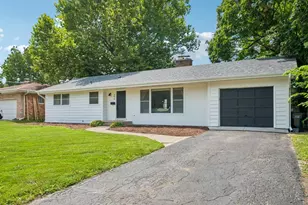 394 Bryant Ave, Glen Ellyn, IL 60137 - Photo 2