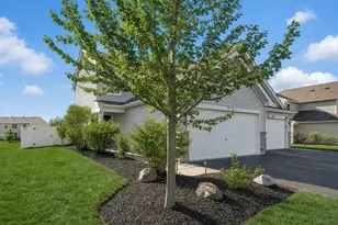 600 Vine St, Hampshire, IL 60140 - Photo 1